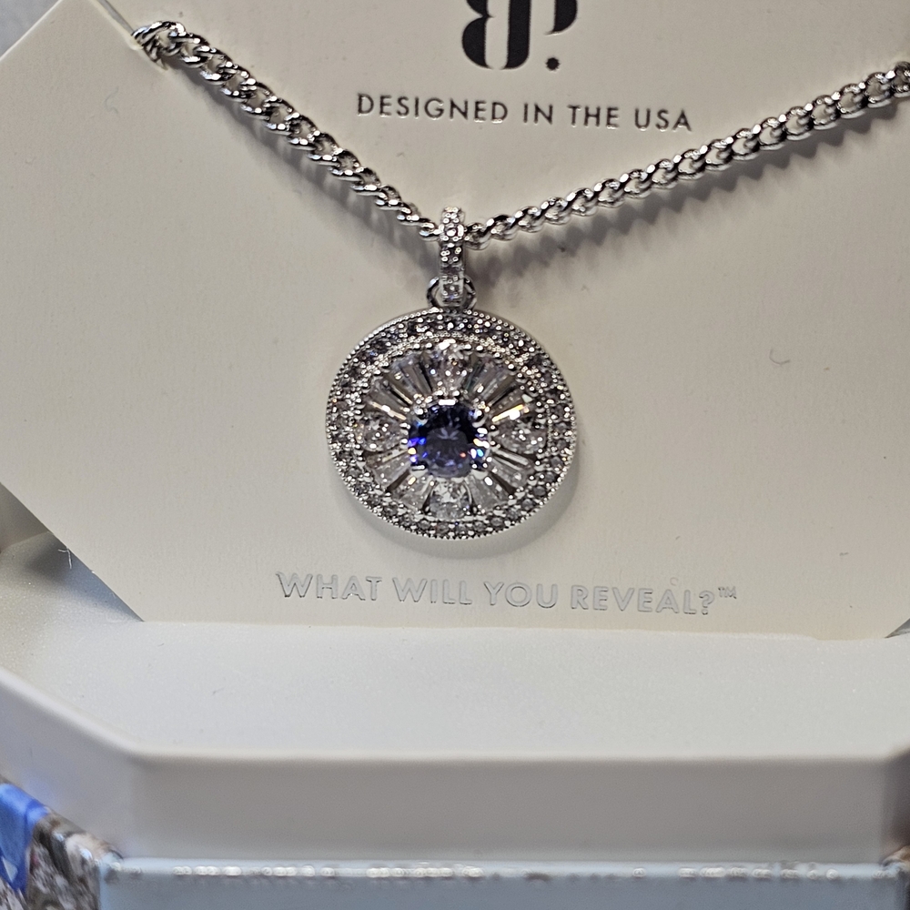 Elegant Silver Necklace with Blue Gemstone